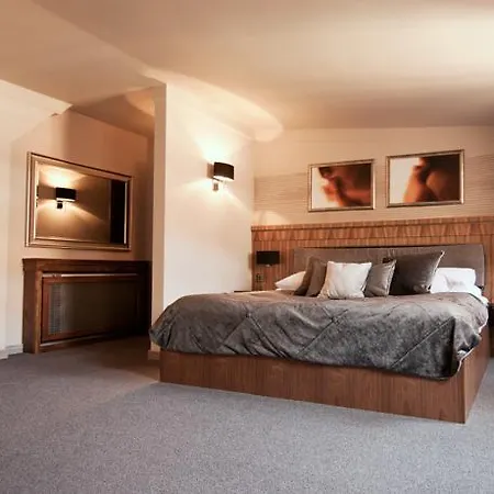 Royal 3* Познань