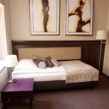 Royal 3* Poznań