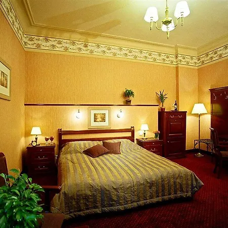 Royal Hotel