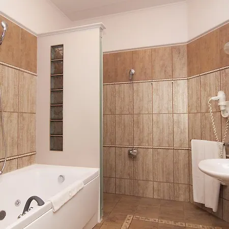 Royal 3* Poznań