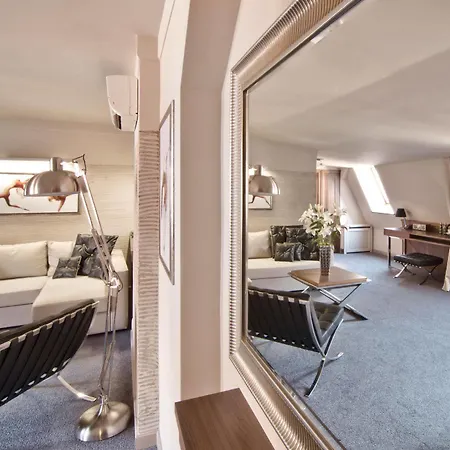 Royal Hotel 3*